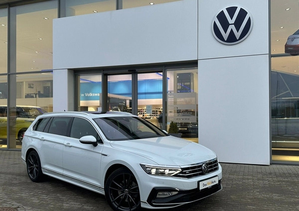 Volkswagen Passat cena 209900 przebieg: 15000, rok produkcji 2023 z Niepołomice małe 781